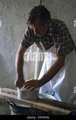 Pozzomaggiore è un piccolo villaggio nella parte nord-occidentale della Sardegna. La Shepards effettuare diversi tipi di formaggio di capra e sh Foto Stock
