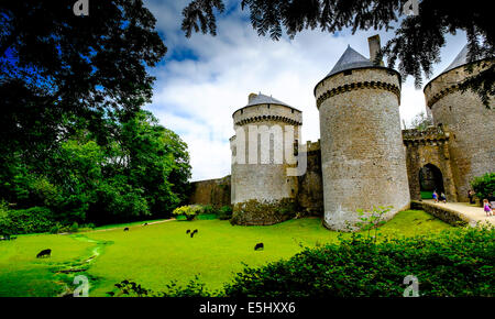 Esterno del chateau a Lassay-les-Chateau, Francia Foto Stock