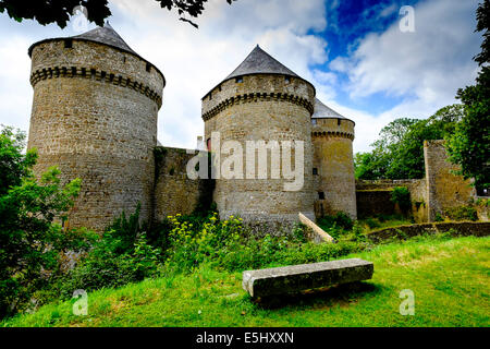 Esterno del chateau a Lassay-les-Chateau, Francia Foto Stock