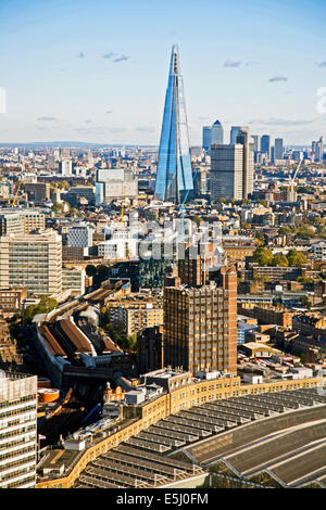 Vista aerea di Londra come si vede dal London Eye che mostra la Shard, London, England, Regno Unito Foto Stock