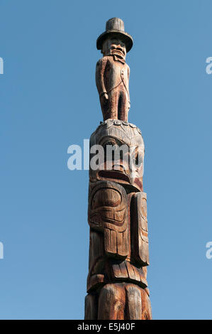 Elk203-4117v Canada, British Columbia, Hazelton, 'Ksan Historical Village, totem pole Foto Stock