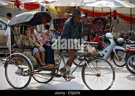 Mae Sai è il quartiere più settentrionale (amphoe) della provincia di Chiang Rai nel nord della Thailandia. La città di Mae Sai è un importante confine Foto Stock