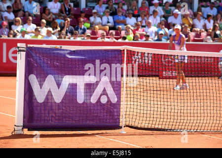 Il WTA-logo sul tennis net Foto Stock