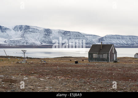 Vecchia casa in kangerluk, un piccolo insediamento in Groenlandia occidentale con circa 30 abitanti su disko island Foto Stock