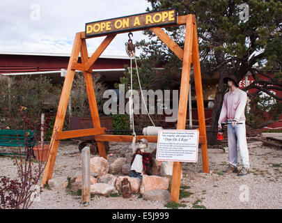 Dope su una corda al Grand Canyon Caverns in pesca molle Arizona Foto Stock