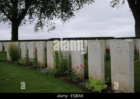 Cimitero di Londra e di estensione. Highwood, Longueval Foto Stock