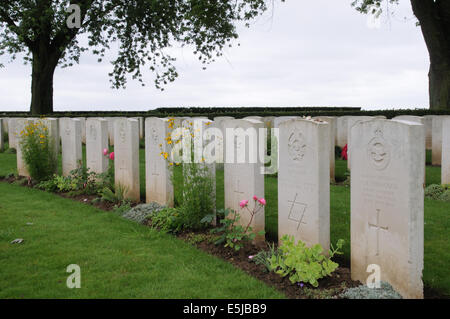 Cimitero di Londra e di estensione. Highwood, Longueval Foto Stock