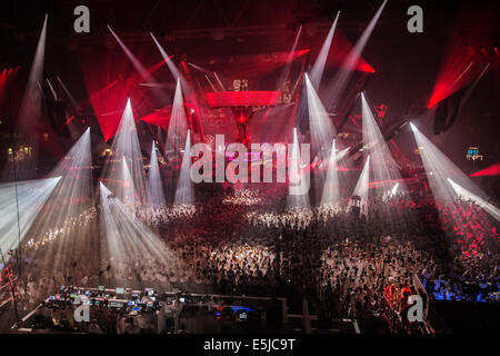 Holland, sensazione. Premiere mondiale "Benvenuto all'Pleasuredome' Amsterdam Arena. Il 5 luglio 2014. DJ Chuckie. Solo uso editoriale Foto Stock