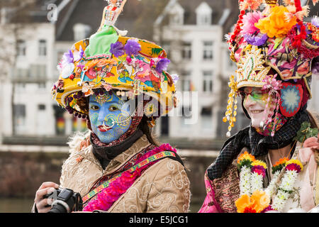 Paesi Bassi, Maastricht, festa di carnevale, la gente in costume Foto Stock