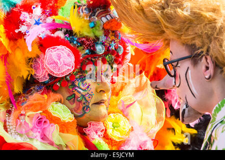 Paesi Bassi, Maastricht, festa di carnevale. Ben fatta donna. Ritratto Foto Stock