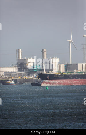 Paesi Bassi, Rotterdam, porto di Rotterdam. Il porto o porto. Cisterna e impianto di alimentazione Foto Stock