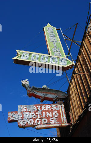 Memorizzare i segni, Lone Pine, California Foto Stock