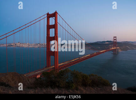 Vista di San Francisco e il Golden Gate Bridge da Golden Gate National Recreation Area Foto Stock
