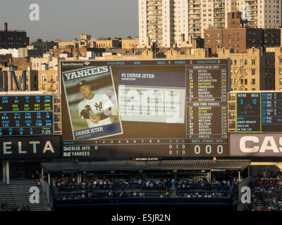 Lo Yankee Stadium, electronic signage, Bronx, New York Foto Stock