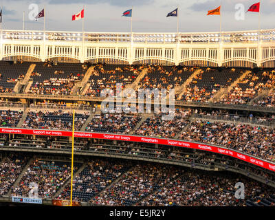 Lo Yankee Stadium, il Bronx, New York Foto Stock