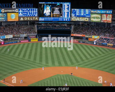 Lo Yankee Stadium, electronic signage, Bronx, New York Foto Stock