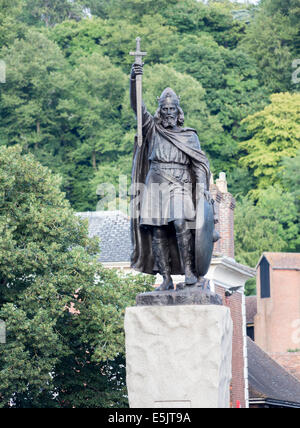 King Alfred della statua, un famoso e iconico punto di riferimento in Winchester city centre Foto Stock