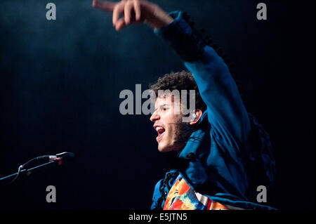 Freiburg, Germania. Il 2 agosto, 2014. Spagna nato electronic music artista Kid Simius (JosŽ Antonio García'a Soler) suona dal vivo al ZMF music festival in Freiburg, Germania. Foto: Miroslav Dakov/ Alamy Live News Foto Stock