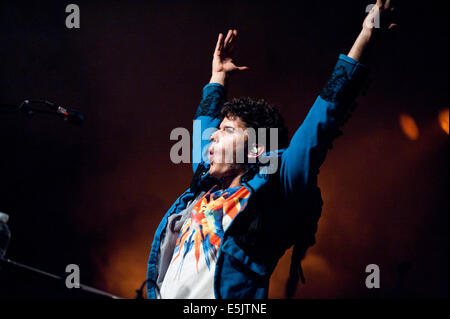 Freiburg, Germania. Il 2 agosto, 2014. Spagna nato electronic music artista Kid Simius (JosŽ Antonio García'a Soler) suona dal vivo al ZMF music festival in Freiburg, Germania. Foto: Miroslav Dakov/ Alamy Live News Foto Stock