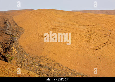 Tiz-n-Tin-Ififft pass,Valle di Draa Fiume,Paolo Street,Travel & fotografo di paesaggio,Sud del Marocco,confina deserto del Sahara Foto Stock