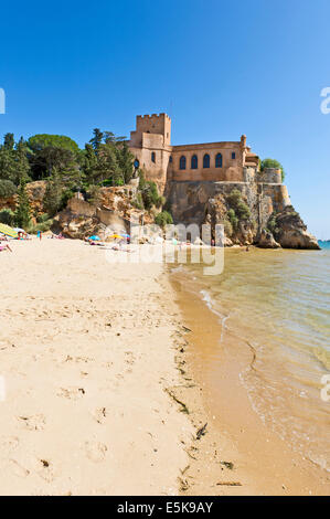 Fort costiere Ferragudo villaggio di pescatori Algarve Portogallo Foto Stock