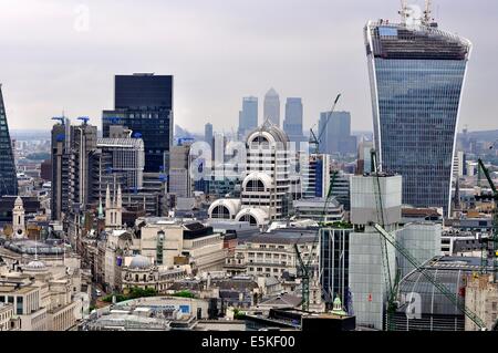 Skyline della città di Londra verso est. Londra, Inghilterra, Regno Unito. Foto Stock