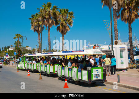 City tour treno turistico, harbourside promenade, la città di Kos, isola di Kos, Dodecanneso isole, Grecia, Europa Foto Stock