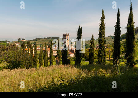 Il borgo di Massa Macinaia, vicino a Lucca, Toscana, Italia. Foto Stock