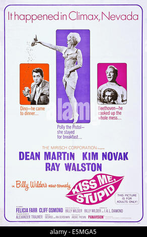 KISS ME stupido, noi locandina, da sinistra: Dean Martin, Kim Novak, Ray Walston, 1964 Foto Stock