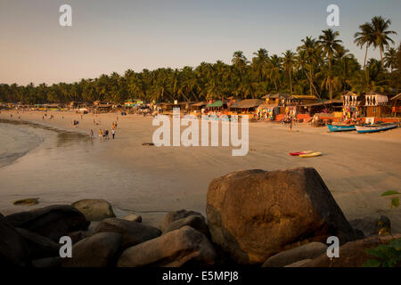Spiaggia di Palolem guardando a nord ovest, Goa in India Foto Stock