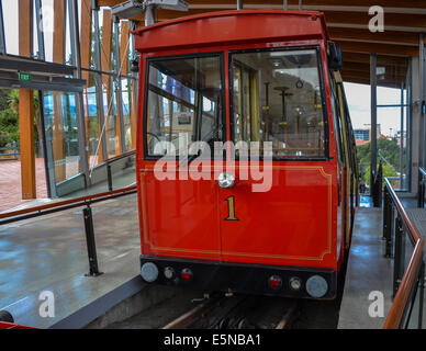 Il Wellington Cable Car è una funicolare a Wellington, Nuova Zelanda tra Lambton Quay e Kelburn vista di Wellington Foto Stock