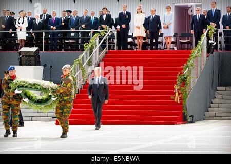 Liegi, Belgio. 04 Ago, 2014. Re Philippe del Belgio partecipa a una cerimonia di commemorazione per il centesimo anniversario dello scoppio della Prima Guerra Mondiale, presso gli alleati' Memorial, in Cointe, vicino Liegi, Belgio, 04 agosto 2014. Foto: Patrick van Katwijk/PAESI BASSI E LA FRANCIA - NESSUN SERVIZIO DI FILO-/dpa/Alamy Live News Foto Stock