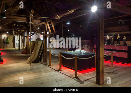 Museo Hop circa i metodi di coltivazione del luppolo e birre belghe in vecchie scale comunali a Poperinge, Fiandre, in Belgio Foto Stock