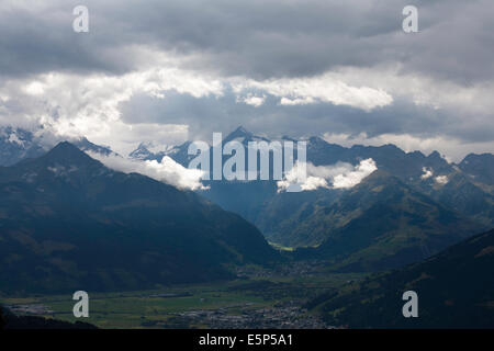 L'Hoher Tenn e Grosses Weisbachhorn e il sopra di Kitzsteinhorn Kaprun Zell am See salisburghese Austria Foto Stock