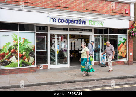 Co-operativa negozio alimentare, Romsey, Hampshire, Inghilterra, GB, UK. Foto Stock