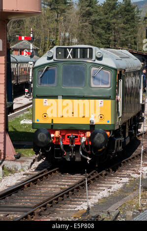 Vecchia locomotiva diesel a Buckfastleigh Foto Stock