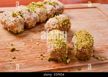 Involtini con crema di formaggio e pistacchio Foto Stock