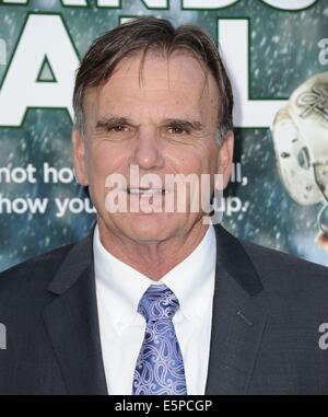 Los Angeles, CA, Stati Uniti d'America. Il 4° agosto 2014. Bob Ladouceur presso gli arrivi per quando il gioco si eleva alto Premiere, Arclight Hollywood, Los Angeles, CA il 4 agosto 2014. Credito: Dee Cercone/Everett raccolta/Alamy Live News Foto Stock