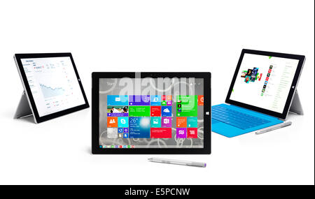 Microsoft Surface Pro 3 Computer tablet. Tre compresse ancora in vita. Isolato su sfondo bianco. Foto Stock