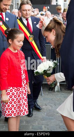 Mons, Belgio. 04 Ago, 2014. La Gran Bretagna è Caterina, duchessa di Cambridge assiste la commemorazione per il centesimo anniversario dello scoppio della Prima Guerra Mondiale a Mons town hall a Mons in Belgio, 04 agosto 2014. Foto: RPE/Albert Philip van der Werf// /dpa - NESSUN SERVIZIO DI FILO-/dpa/Alamy Live News Foto Stock