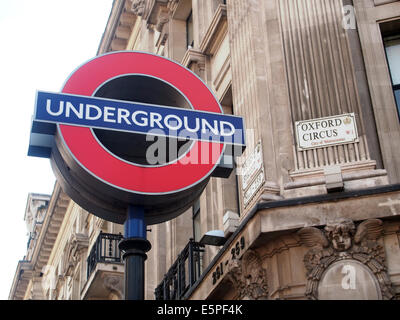 La metropolitana di Londra firmare fuori Oxford Circus Foto Stock