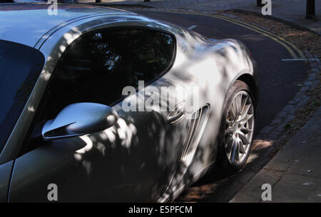 Il lusso Porsche Cayman S a Londra Hampstead Square , Regno Unito Foto Stock