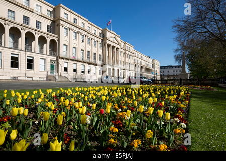 Il Lungomare e uffici comunali, Cheltenham, Gloucestershire, England, Regno Unito, Europa Foto Stock