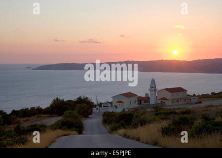 Tramonto sulla baia di Lourdata, vicino Lourdata, Cefalonia (Kefallonia, Cefalonia), Isole Ionie, isole greche, Grecia Foto Stock