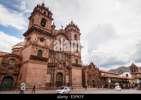 Vista la Iglesia de La Compania de Jesus chiesa sulla Plaza de Armas, Cuzco, Sito Patrimonio Mondiale dell'UNESCO, Perù, Sud America Foto Stock