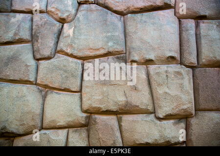 La parete del Inca a Hathunrumiyoq Street, Las Piedras de los 12 angulos (pietra di 12 angoli), Cuzco, sito UNESCO, Perù Foto Stock