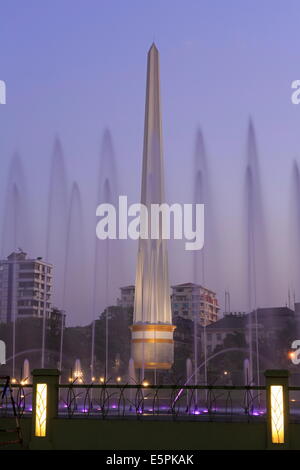 Fontana di Piazza del Popolo, Yangon (Rangoon), Myanmar (Birmania), Asia Foto Stock