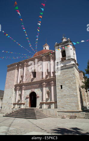 Chiesa di San Pablo, Mitla sito archeologico, San Pablo de Mitla, Oaxaca, Messico, America del Nord Foto Stock