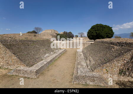 Palla, Monte Alban, Sito Patrimonio Mondiale dell'UNESCO, Oaxaca, Messico, America del Nord Foto Stock