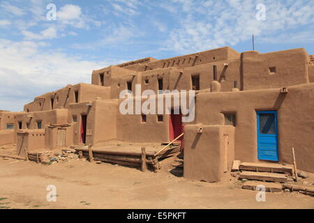 Taos Pueblo, Sito Patrimonio Mondiale dell'UNESCO, Taos, Nuovo Messico, Stati Uniti d'America, America del Nord Foto Stock